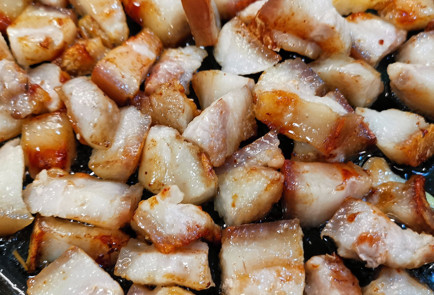 Фото шага рецепта Свиные щечки с брюссельской капустой 151514 шаг 9  