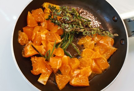 Фото шага рецепта Сыр бри с мандариновым чатни 175657 шаг 7  