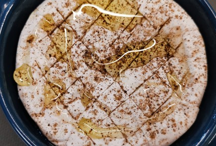 Фото шага рецепта Сыр бри с ягодным чатни 175382 шаг 3