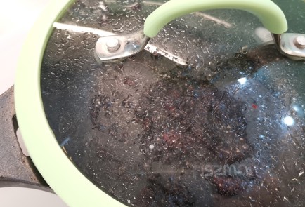 Фото шага рецепта Сыр бри с ягодным чатни 175382 шаг 9