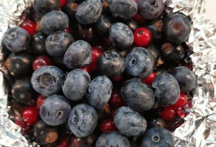 Фото шага рецепта Сыр бри запеченный с ягодами 174653 шаг 5  