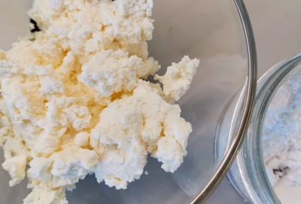 Фото шага рецепта Сыр филадельфия с красным базиликом 174153 шаг 10  