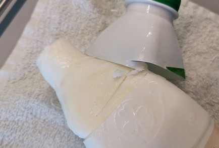 Фото шага рецепта Сыр филадельфия с красным базиликом 174153 шаг 3  