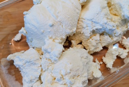 Фото шага рецепта Сыр филадельфия с красным базиликом 174153 шаг 7  