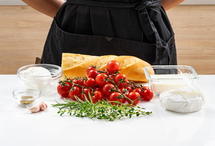 Фото шага рецепта Сыр с помидорами в духовке 190149 шаг 1