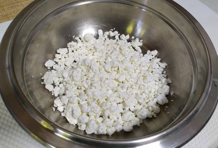 Фото шага рецепта Сырная лепешка с ветчиной 190644 шаг 1  