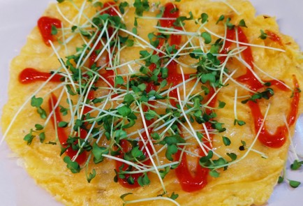 Фото шага рецепта Сырная лепешка с яичной начинкой 173418 шаг 10  