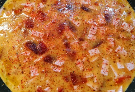 Фото шага рецепта Сырная лепешка с яичной начинкой 173418 шаг 7  