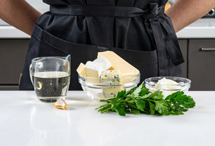 Фото шага рецепта Сырная намазка 191070 шаг 1  