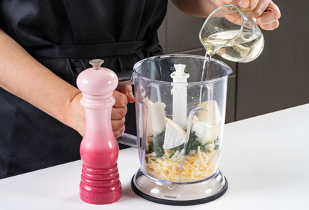 Фото шага рецепта Сырная намазка 191070 шаг 6  