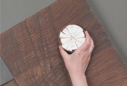 Фото шага рецепта Сырная тарелка 173601 шаг 1  