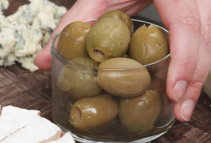 Фото шага рецепта Сырная тарелка 173601 шаг 4  