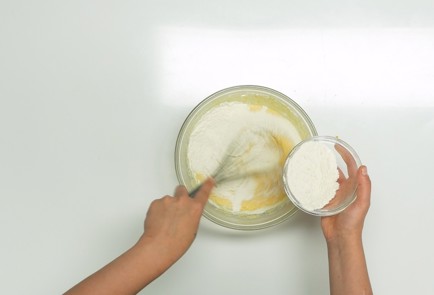 Фото шага рецепта Сырники без творога 151068 шаг 4  