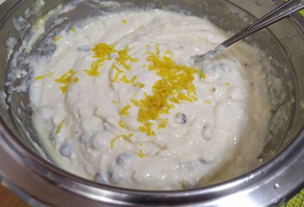 Фото шага рецепта Сырники из творожной массы с изюмом 189821 шаг 4  