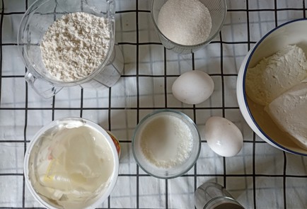 Фото шага рецепта Сырники как у бабушки 190931 шаг 1  