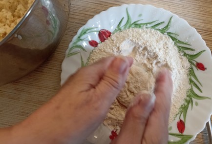 Фото шага рецепта Сырники как у бабушки 190931 шаг 9  