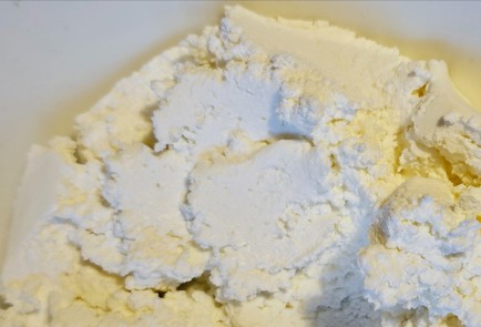 Фото шага рецепта Сырники с апельсиновыми корочками 176316 шаг 1  