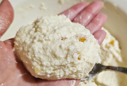 Фото шага рецепта Сырники с апельсиновыми корочками 176316 шаг 7  