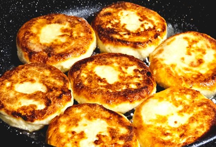 Фото шага рецепта ППсырники с геркулесом без муки 191236 шаг 10  