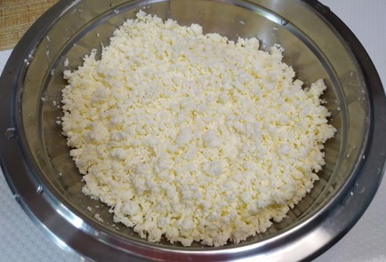 Фото шага рецепта Сырники с маком 190131 шаг 1  