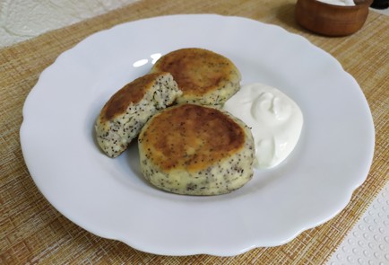 Фото шага рецепта Сырники с маком 190131 шаг 11  