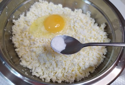 Фото шага рецепта Сырники с маком 190131 шаг 4  