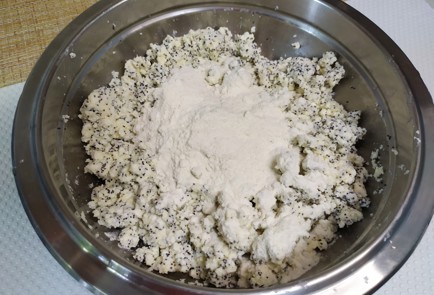 Фото шага рецепта Сырники с маком 190131 шаг 7  