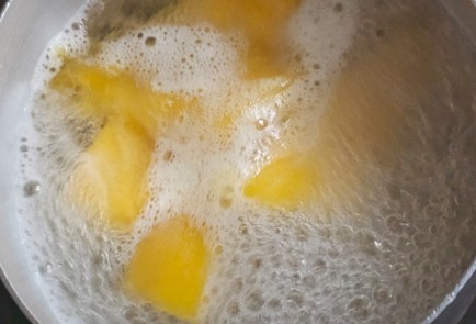 Фото шага рецепта Сырники с тыквой 190405 шаг 2  