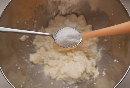 Фото шага рецепта Сырники с ванильным сиропом 186712 шаг 3  