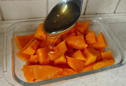 Фото шага рецепта Сырники с запеченной тыквой 190830 шаг 6  