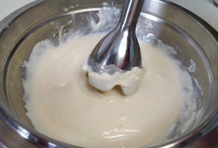 Фото шага рецепта Сырники в микроволновке 191205 шаг 2  