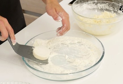 Фото шага рецепта Сырники 125614 шаг 6  