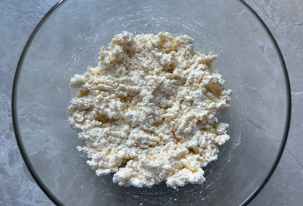 Фото шага рецепта Сырники 186528 шаг 3  