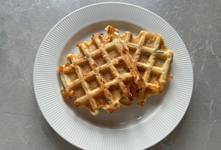 Фото шага рецепта Сырнотворожные вафли 189760 шаг 10  