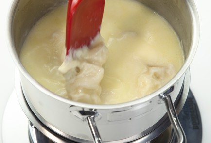 Фото шага рецепта Сырное фондю 58588 шаг 3  