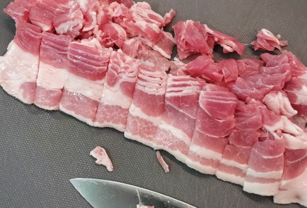 Фото шага рецепта Сырносливочная брюссельская капуста с беконом 152582 шаг 1  