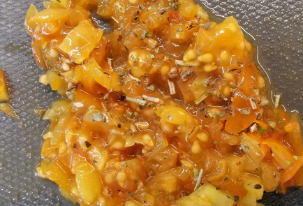 Фото шага рецепта Сырнотоматные чипсы с луком 152519 шаг 7