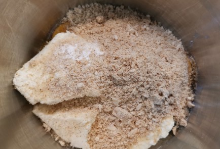 Фото шага рецепта Сырные булочки 188894 шаг 6  