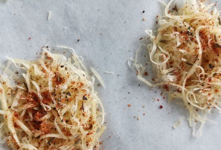 Фото шага рецепта Сырные чипсы покавказски 152393 шаг 4  