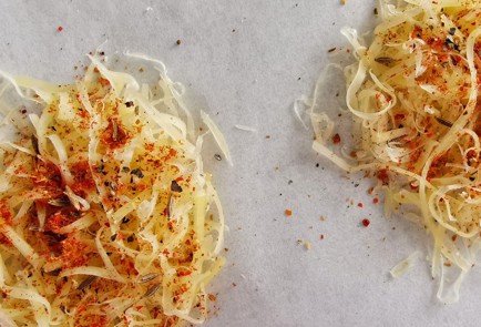 Фото шага рецепта Сырные чипсы покавказски 152393 шаг 5  