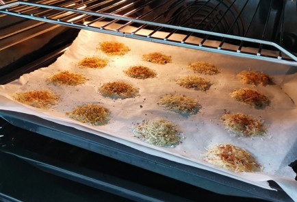 Фото шага рецепта Сырные чипсы покавказски 152393 шаг 6  