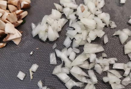 Фото шага рецепта Сырные чипсы с грибами 173337 шаг 3  