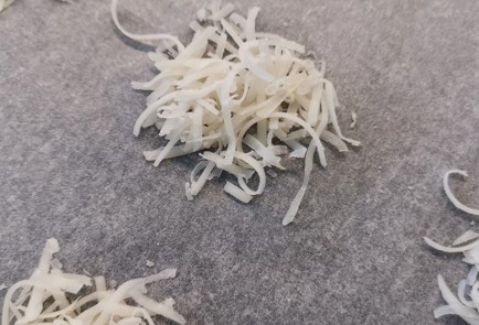 Фото шага рецепта Сырные чипсы с хреном и горчицей 173361 шаг 3  