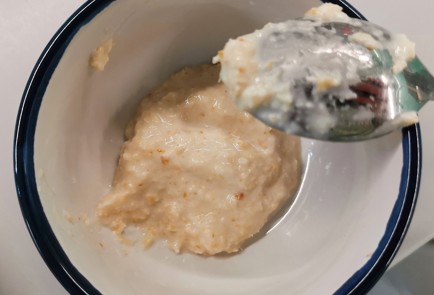 Фото шага рецепта Сырные чипсы с хреном 173343 шаг 3  