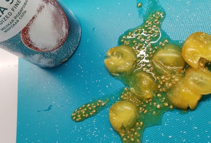 Фото шага рецепта Сырные чипсы с хреном 173343 шаг 4  