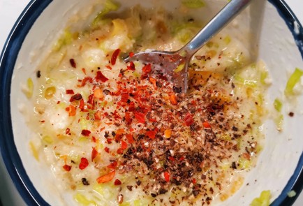 Фото шага рецепта Сырные чипсы с хреном 173343 шаг 9  