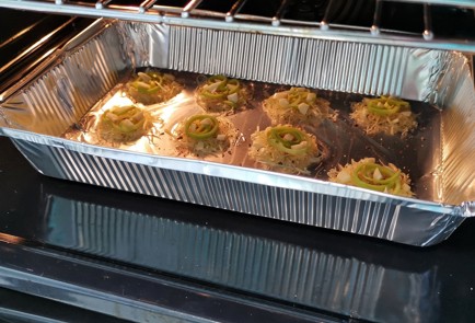 Фото шага рецепта Сырные чипсы с луком и аджикой 152489 шаг 9  