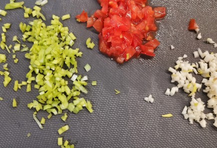 Фото шага рецепта Сырные чипсы с соусом песто 173336 шаг 5  