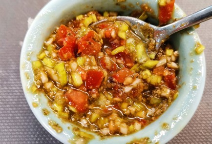 Фото шага рецепта Сырные чипсы с соусом песто 173336 шаг 7  