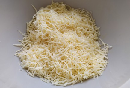 Фото шага рецепта Сырные чипсы 189401 шаг 4  